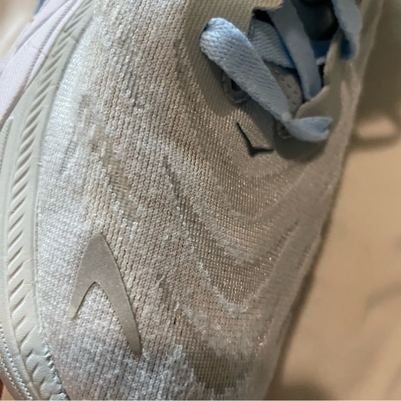 HOKA Arahi 6 size 9 B - Picture 8 of 16